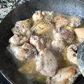 El cooksnap de Clara cuando hizo Muslos y contramuslos de pollo asados en sartén con guarnición de patatas especiadas 🍴🧂.