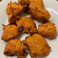 Cooksnap Lynn Hasman semasa beliau membuat Cekodok pisang.