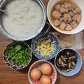 รูป Cooksnap ของ ปลาย. เมื่อเขาทำ โจ๊กหมูเห็ดหอม