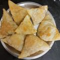 Asha Thaker का कुकस्नैप जब उन्होंने होममेड समोसा(hiomemade samosa recipe in hindi) बनाया था।