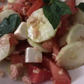 El cooksnap de @tesa.cuina cuando hizo 105.🥗"Pipirrana" (vegana o no) con hierbabuena y salmón🍅🥒🌿🐟.
