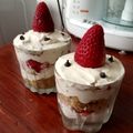 El cooksnap de SariCC cuando hizo Postre flash vainillas, chantilly y frutillas 🍓🍓🍓.