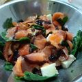 El cooksnap de MaryGlory cuando hizo Ensalada de espinacas con salmón ahumado, queso de cabra y pasas.