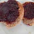 Cooksnap από Νικόλ_ στη συνταγή Αφράτα τσουρεκοψωμάκια Vegan χωρίς ζάχαρη με Φράουλες 🍓