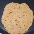 Neetu Kapoor का कुकस्नैप जब उन्होंने सादा आलू पराठा (sada aloo paratha recipe in Hindi) बनाया था।