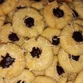 Cooksnap dari Puji Naoki untuk resep Thumbprint cheese blueberry cookies renyah
