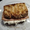 il Δέσποινα Καρπούζα quando ha preparato Toast da dividere con gli amici