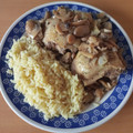 El cooksnap de Xedy Uvero Ruano cuando hizo Pollo a la cerveza y champiñones con guarnición de pimientos asados y arroz blanco.