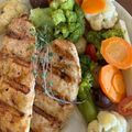 Cooksnap de Santiago quando cozinhou Frango grelhado com salada.