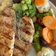 Cooksnap de Santiago quando cozinhou Frango grelhado com salada.