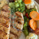 Cooksnap de Santiago quando cozinhou Frango grelhado com salada.