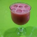 صورة من 🇵🇸💖🇩🇿 DJAZIA BER✌️ 🇩🇿💖🇵🇸، شاركها بعد تجربة وصفة سموثي البطيخ الأحمر 🍉 والموز 🍌 على طريقتي🍷