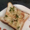 Uzmi Rushda का कुकस्नैप जब उन्होंने गार्लिक ब्रेड (garlic bread recipe in Hindi) बनाया था।