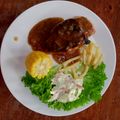 Cooksnap Alisya Zulkifli semasa beliau membuat Homemade Chicken Chop 😀.