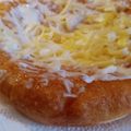 Vargáné Kőrösi Viktória 🎨 Cooksnap-ja, amikor elkészítette a(z) Lángos 🧄🧀🧂🥛🍻 receptet.