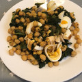 El cooksnap de Paula Denis cuando hizo Salteado especiado de espinacas con garbanzos y huevo.