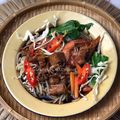 Cooksnap Salina Jalaludin semasa beliau membuat Mee Hailam Simple.