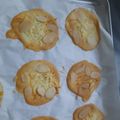 Cooksnap dari leony imelda untuk resep Almond Crispy