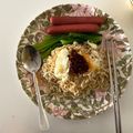 Cooksnap Mummy Monster semasa beliau membuat Pan mee Chilli oil.