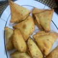 Sarosh Zeeshan's cooksnap of when they made Aloo Ke samosay.