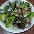 銀鍠鯨武 的 蛤蜊絲瓜~~~一滴水都不加喔！！ cooksnap