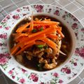 Cooksnap Shima Sakri semasa beliau membuat Tauhu Gedik Kukus sos ayam hiris.