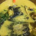 Cooksnap Cempaka Putih semasa beliau membuat Ikan keli salai masak lemak pucuk ubi.