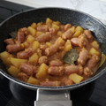 El cooksnap de Raquel Mumary Santiago cuando hizo Guiso de patatas con salchichas frescas.