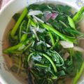 Cooksnap FZ Adzlin semasa beliau membuat Bayam Tumis Air.