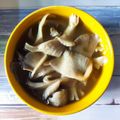 Cooksnap ha.lim39 semasa beliau membuat Sup cendawan tiram.