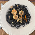 El cooksnap de Manuel Rodriguez cuando hizo Espaguetis al nero di sepia con Atún, Gambones y Verduras.