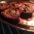 Cooksnap από suelasi στη συνταγή Απίθανα κάπ κέικ, γεμιστά με κρέμα βανίλιας και σαντιγί