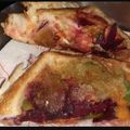  Chef Richa pathak. का कुकस्नैप जब उन्होंने वेज सैंडविच (Veg sandwich recipe in Hindi) बनाया था।