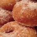 Cooksnap από Katerina Mazonaki στη συνταγή Ντόνατς λαχταριστά και με γέμιση σοκολάτα