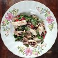 รูป Cooksnap ของ Kraisorn Tunasoon เมื่อเขาทำ ผัดกะเพราไข่หมึก ดึ๋ง ดึ๋ง 🐙