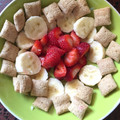 El cooksnap de Lorena Ortiz cuando hizo Desayuno saludable: Banana, frutillas, cereales y miel.