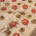 El cooksnap de Carlos Pérez cuando hizo Focaccia de tomate cherry, olivas negras y romero.