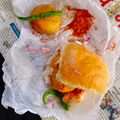 Mamta Shahu का कुकस्नैप जब उन्होंने मुंबई का प्रसिद्ध वड़ा पाव (mumbai ka prasidh vada pav recipe in Hindi) बनाया था।