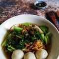 Cooksnap Julia ALeen Aireish semasa beliau membuat Mi Kicap dengan Sup Bebola Ayam dan Sambal Kicap.