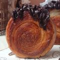 Cooksnap dari Manda Evie untuk resep CROMBOLONI/CROMBURGER ISI AYAM LADA HITAM SAUS KEJU RICHEESE