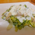 El cooksnap de Salma cuando hizo Espaguetis de calabacín con pollo y salsa de yogur.