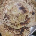 Mary naidu का कुकस्नैप जब उन्होंने आलू का क्रिस्पी पराठा (aloo ka crispy paratha recipe in Hindi) बनाया था।