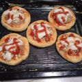 Cooksnap dari Candyra untuk resep PIZZA MINI🍕Simple & Super Empuk