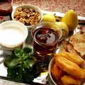 کوک اسنپ لیلا سرخوش بعد از امتحان کردن چای سبز دارچینی.