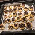 Karola Balog Cooksnap-ja, amikor elkészítette a(z) Mini kakaós csigák leveles tésztából receptet.