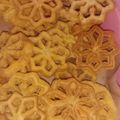 Cooksnap dari Pana Irpana untuk resep Kembang goyang manis(wijen) renyah