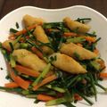Seapeggy 的 炒韭菜花甜不辣 cooksnap