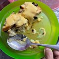 Cooksnap Dhia Zakrie semasa beliau membuat Chocolate Chip Bread Puding.