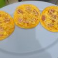 Cooksnap dari Rini Ummi Bari untuk resep Pizza mini ekonomis dan lembut. ide jualan paling menguntungkan
