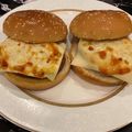 Shazi Mudabbir's cooksnap of when they made Crispy chicken cheesy zinger burgers 😋.